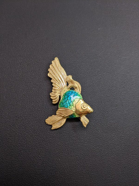 18k Gold Fish Brooch