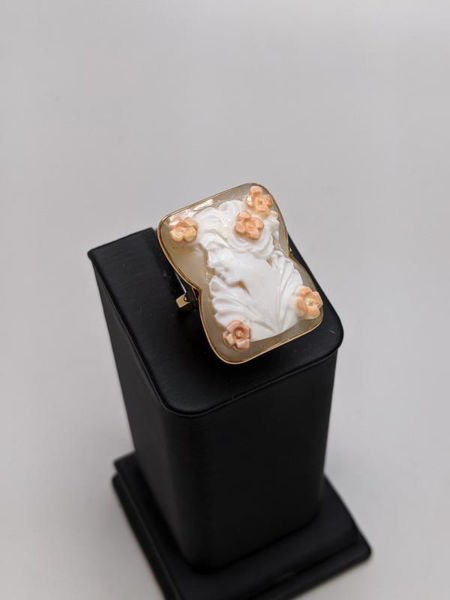 Picture of White Cameo Ring