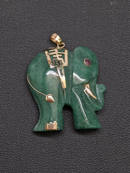 Picture of Jade and Gold Pendant